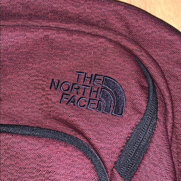 NWT The North Face Pivoter Backpack, Red - Picture 12 of 12